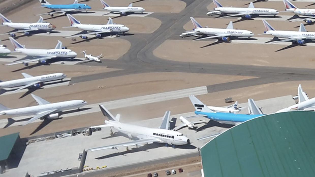 Zona de estacionamiento de aeronaves del complejo aeroportuario turolense