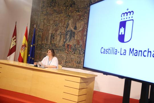 La consejera de Empleo valora los «buenos datos» del paro en Castilla-La Mancha