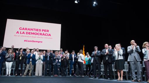 Ayer, la clase política independentista en el acto político de la presentación de la ley