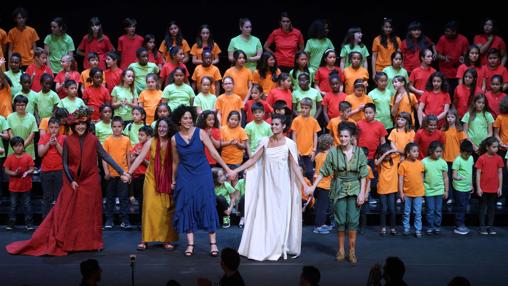 Voces y bailes contra la adversidad, en el Teatro Real