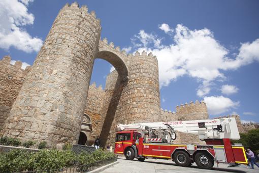 La lluvia provoca dos desprendimientos del mortero de la muralla de Ávila