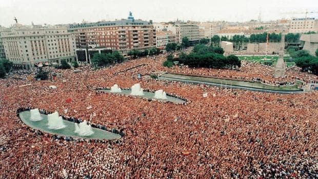Manifestación en protesta del asesinato de Miguel Ángel Blanco (14-07-1997)