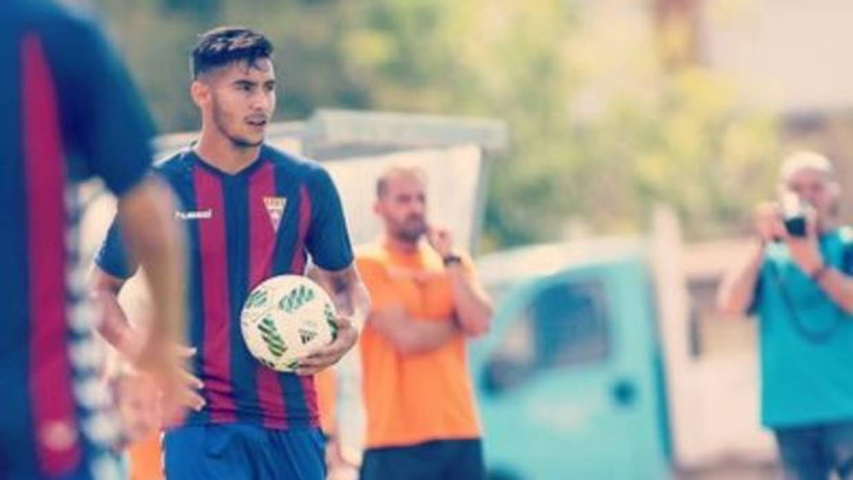 Mario Gómez, durante su etapa en el Gavá