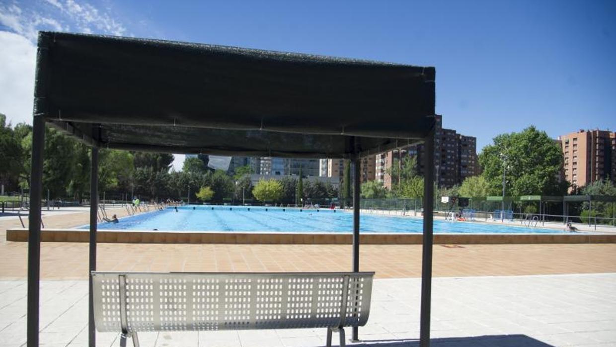 Imagen de archivo de una piscina