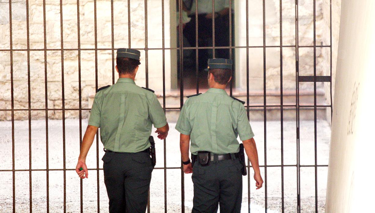 Guardia Civil custodiando los calabozos de los Juzgados de Benalúa (Alicante)