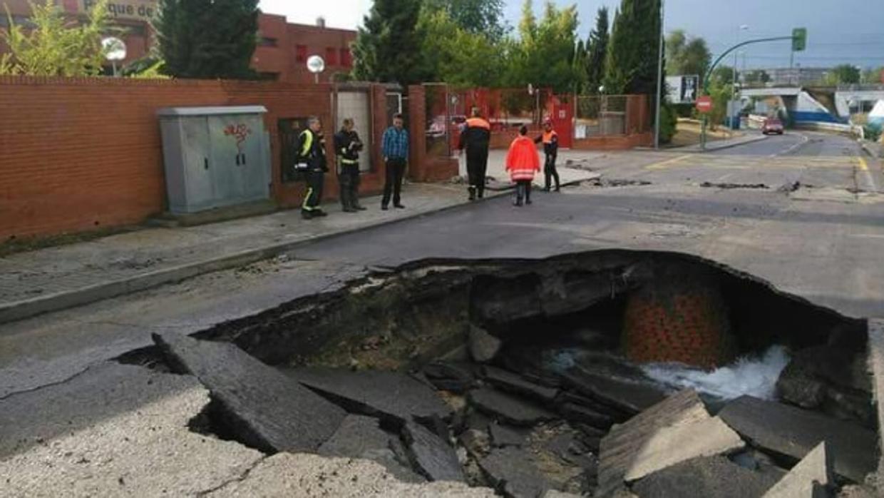 La vía lleva cortada desde las 19.00 horas del pasado viernes