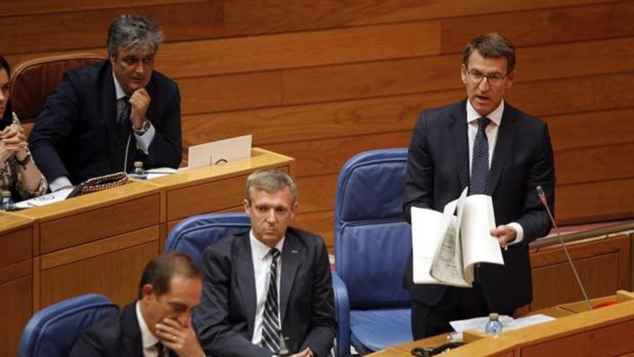 El presidente de la Xunta, Alberto Núñez Feijóo, ayer en el Parlamento