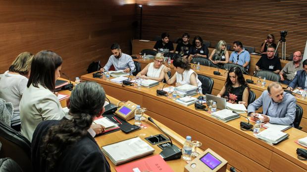 La juez devuelve el dictamen de la comisión del accidente de metro tras recibirlo con la causa  archivada