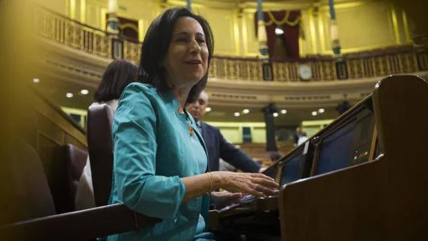 Margarita Robles durante una sesión plenaria en el Congreso de los Diputados