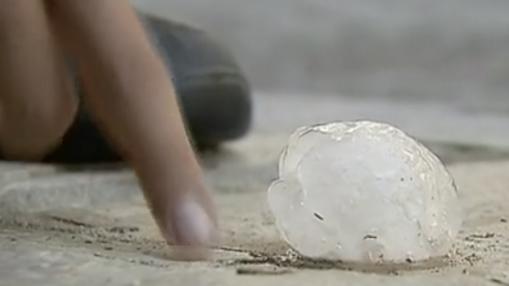 El pedrisco que descargó sobre Rubielos de Mora lllegó a tener un tamaño superior al de una pelota de golf