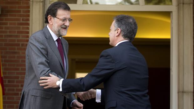 Rajoy Urkullu, en un encuentro mantenido en 2013