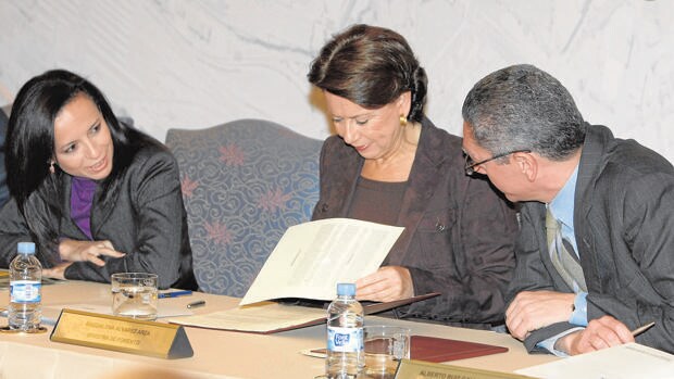 Corredor, Álvarez y Gallardón firman, en 2008, el protocolo para empezar las obras