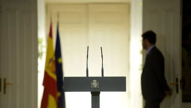 Atril de Moncloa donde Rajoy hizo el viernes su balance del año