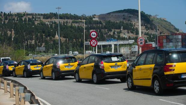 Taxistas, colapsando las rondas de Barcelona el pasado jueves contra el intrusismo en el sector