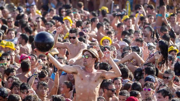 El Arenal Sound adelanta nueve horas la apertura de las taquillas ante las miles de personas haciendo cola