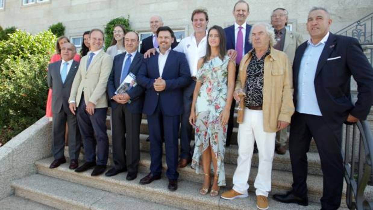 Rodríguez Miranda junto a los presidentes de las asociaciones