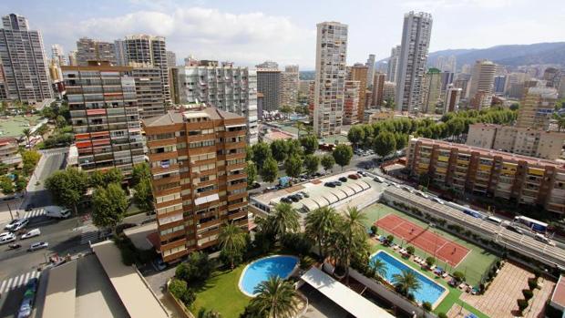 Hospitalizados dos niños con síntomas de ahogamiento en piscinas de Jávea y Santa Pola