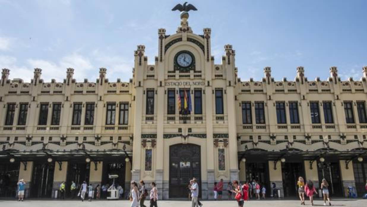 Imagen de este martes de la fachada de la Estación del Norte de Valencia