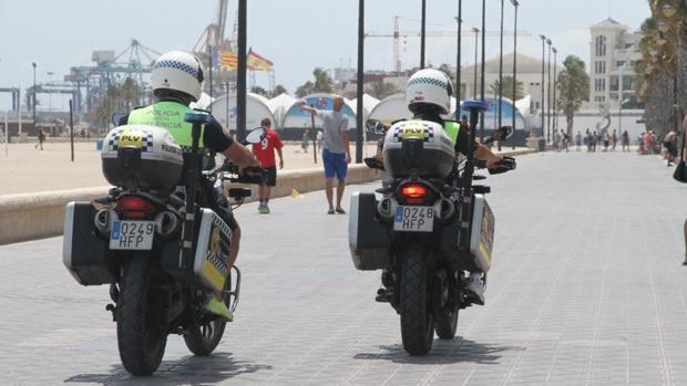 La Policía detiene a un hombre por golpear ebrio a su mujer en su domicilio en Valencia