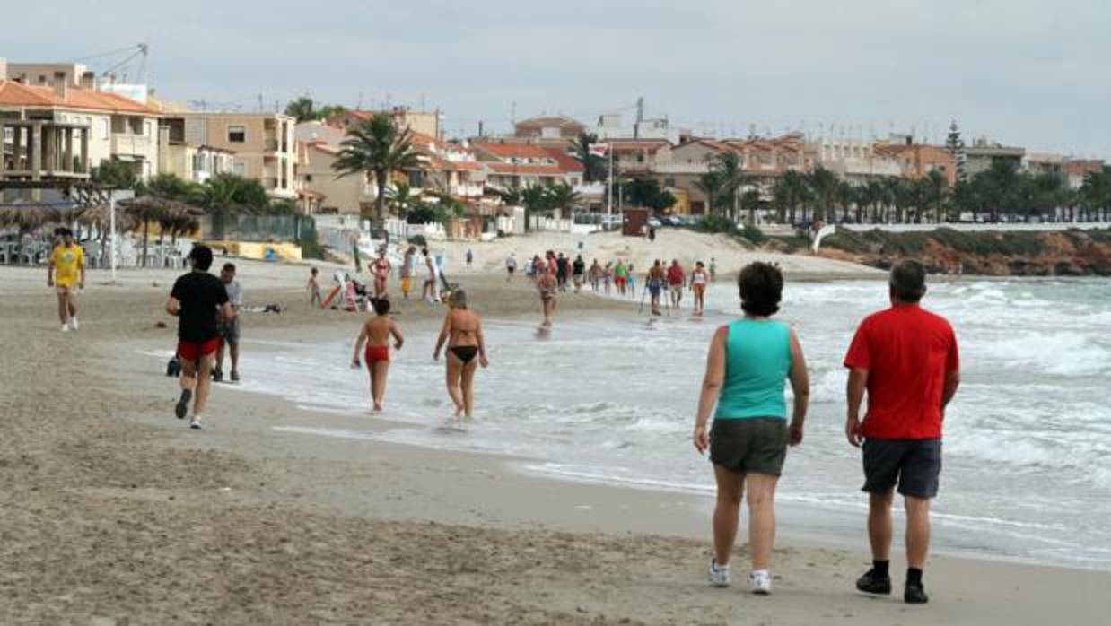 Imagen de la playa de las Higuericas (Pilar de la Horadada), donde ha ocurrido uno de los sucesos