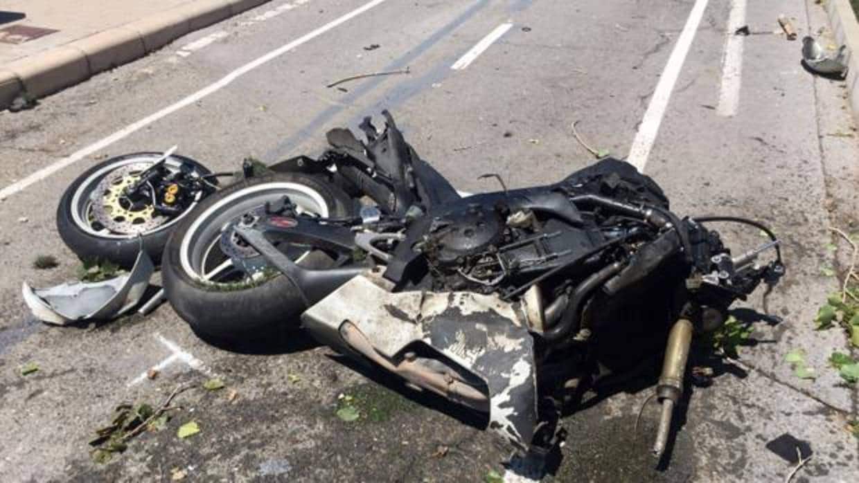 Imagen de archivo de una motocicleta tras un accidente de tráfico