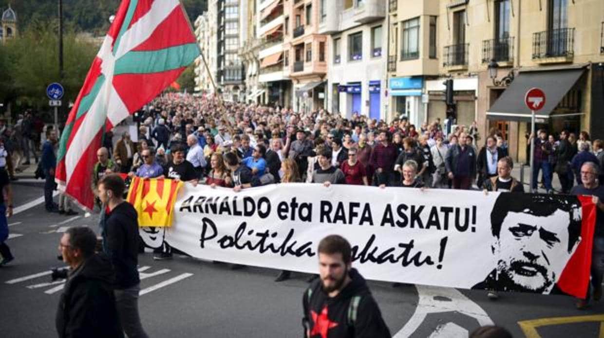 Manifestación en favor de la puesta en libertad de Usabiaga en San Sebastián