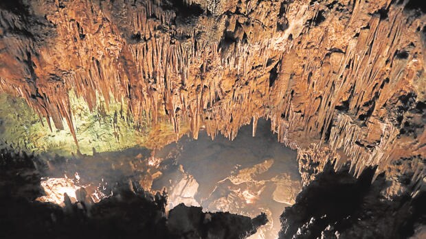 Imagen de la cueva de Valporquero, León