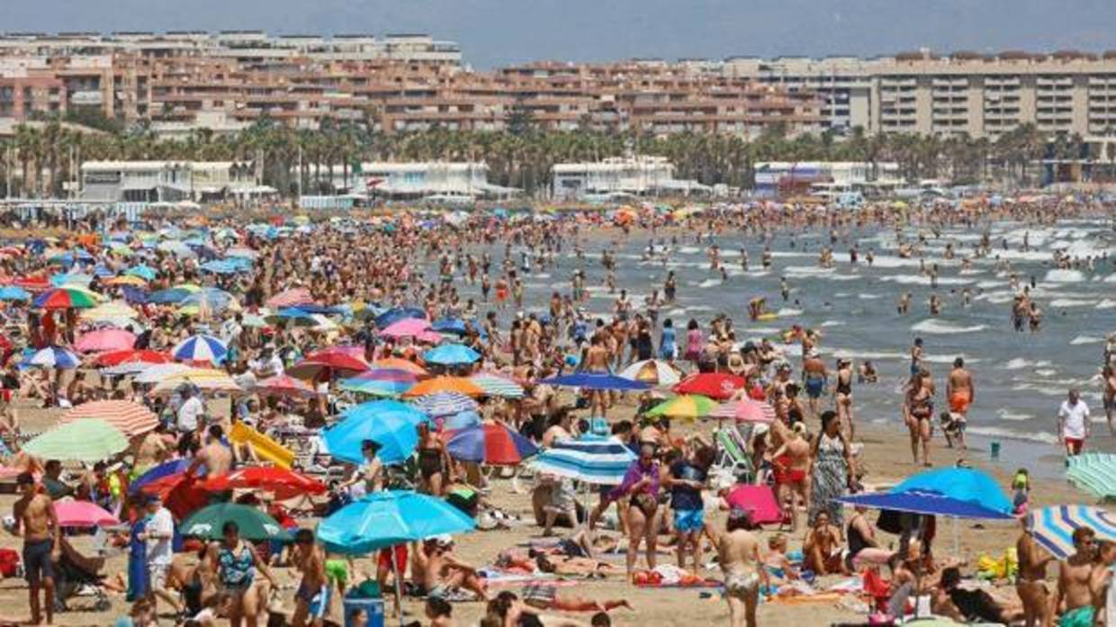 Imagen de la playa de Las Arenas en Valencia