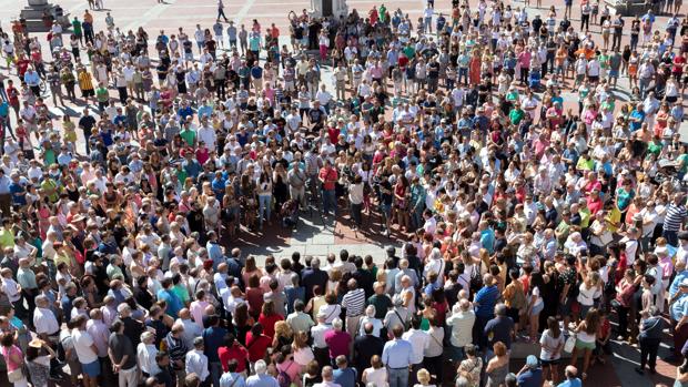 Castilla y León enmudece por los atentados de Cataluña