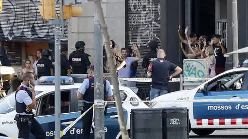 Imagen del despliegue policial por el atentado en Barcelona