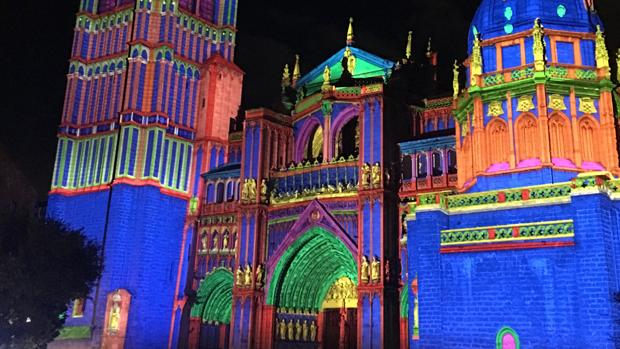 Prueba de la proyección del año pasado en la plaza de la catedral