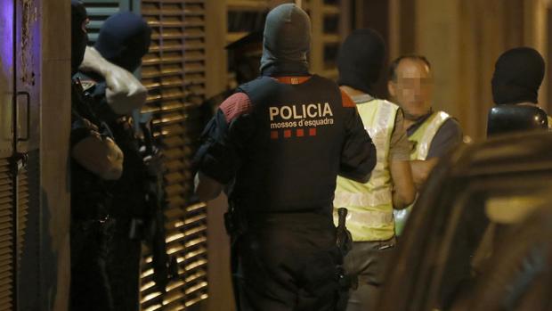 Los Mossos investigan si Abouyaaqoub se refugió en un piso de Villafranca tras su huida