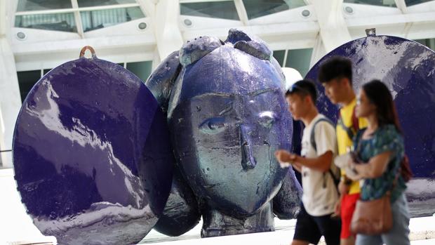 La votación para elegir la obra de Manolo Valdés que se queda en Valencia acaba el 15 de septiembre