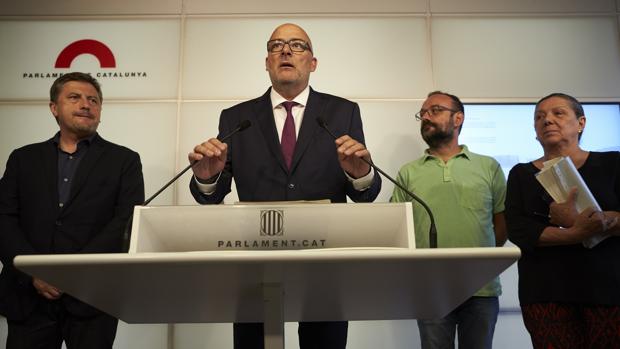 Rajoy y Sánchez hacen frente común ante el desafío soberanista catalán