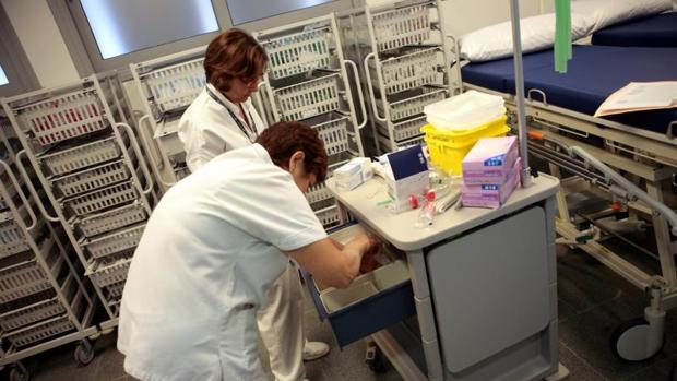 El Sescam convoca un millar de plazas de empleo público en 19 especialidades