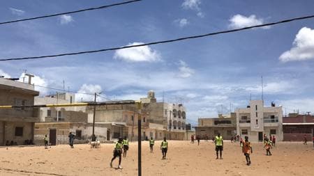 «Partidillo» de entrenamieto en un campo prestado el pasado martes en Dakar