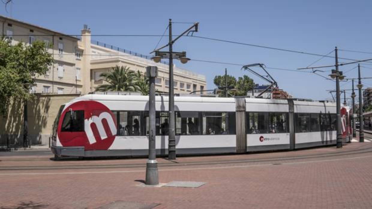 Imagen de archivo de un tranvía de la red del Metro de Valencia