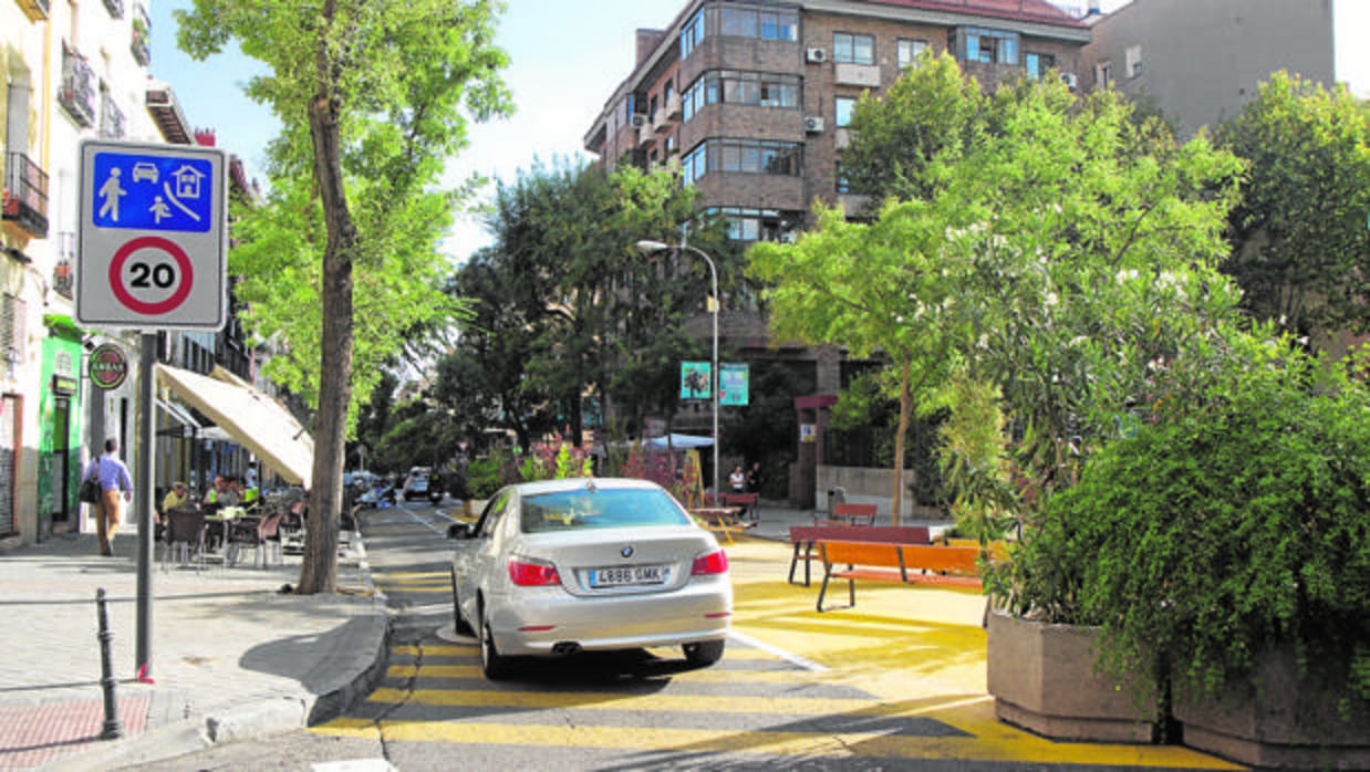 Un coche de gran cilindrada circula por el tramo controlado