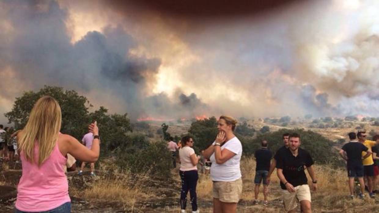 Imagen del incendio cuando aún se encontraba en nivel 2 de alerta