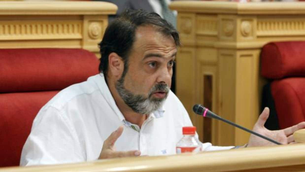 Javier Mateo en un pleno del Ayuntamiento de Toledo