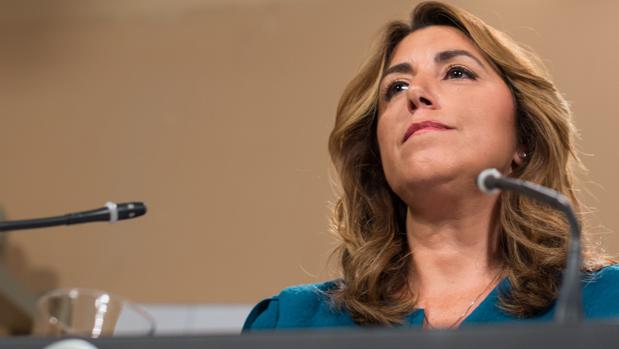 Susana Díaz le pide a Pedro Sánchez que no la haga elegir «entre las dos lealtades»