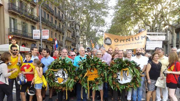 Una entidad subvencionada por Puigdemont fleta autobuses desde Valencia para acudir a la Diada