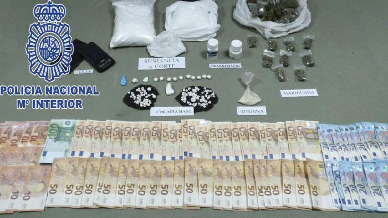 Dinero y sustancias incautadas en el centro de Madrid
