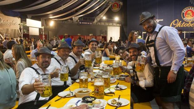 El Oktoberfest desata una «guerra de la cerveza» en Madrid