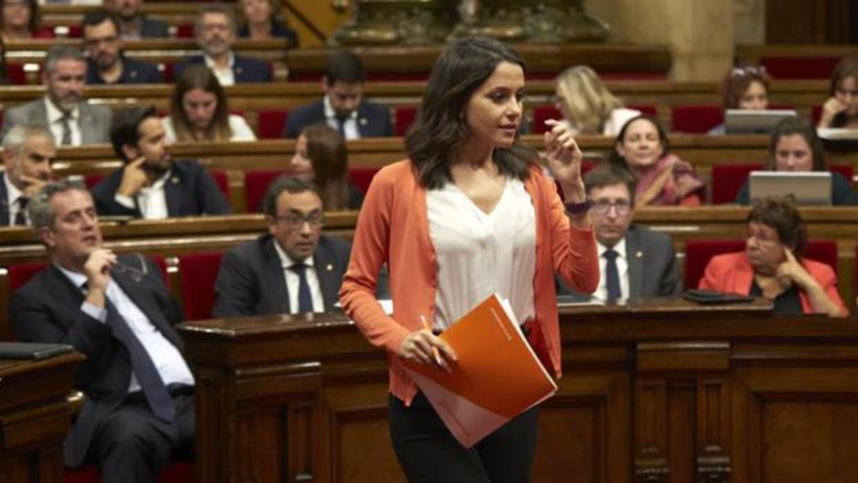 Inés Arrimadas, durante el pleno en el Parlament