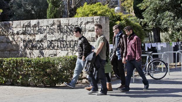 Consulta aquí la resolución de becas de estudios universitarios de la Generalitat para el curso 2016-17