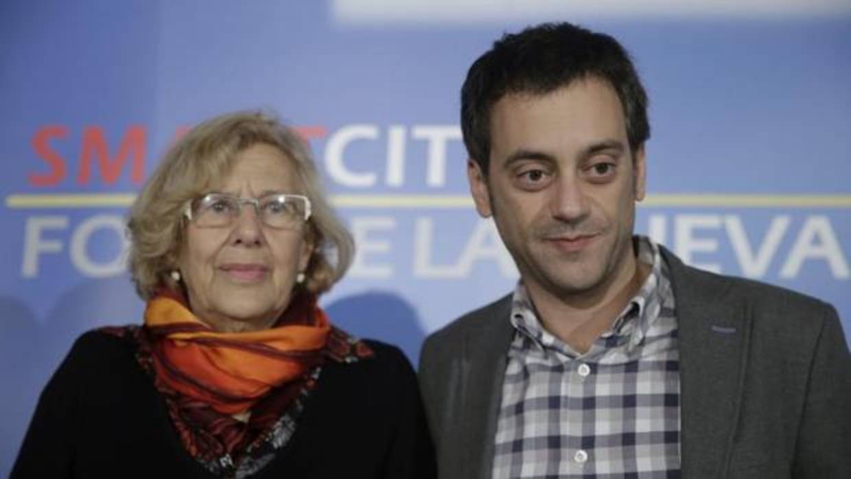 Xulio Ferreiro con la alcaldesa de Madrid, Manuela Carmena