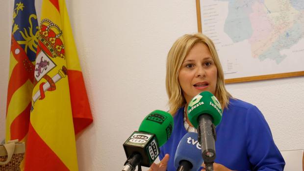 El PP denuncia el lanzamiento de dardos contra carteles con los rostros de Barberá y Camps