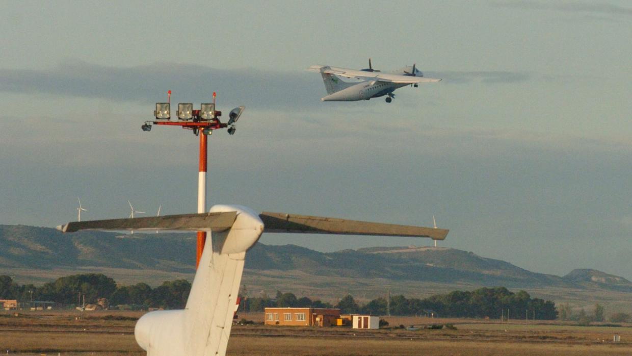 El aeropuerto de Zaragoza transportó 16.300 toneladas en agosto, una cifra récord para este complejo