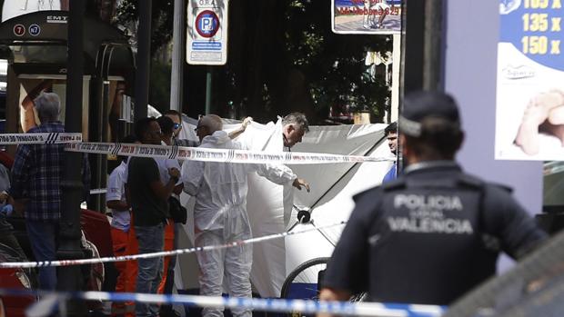 Crimen en Valencia: un reguero de sangre condujo a la Policía al hombre que mató al subinspector